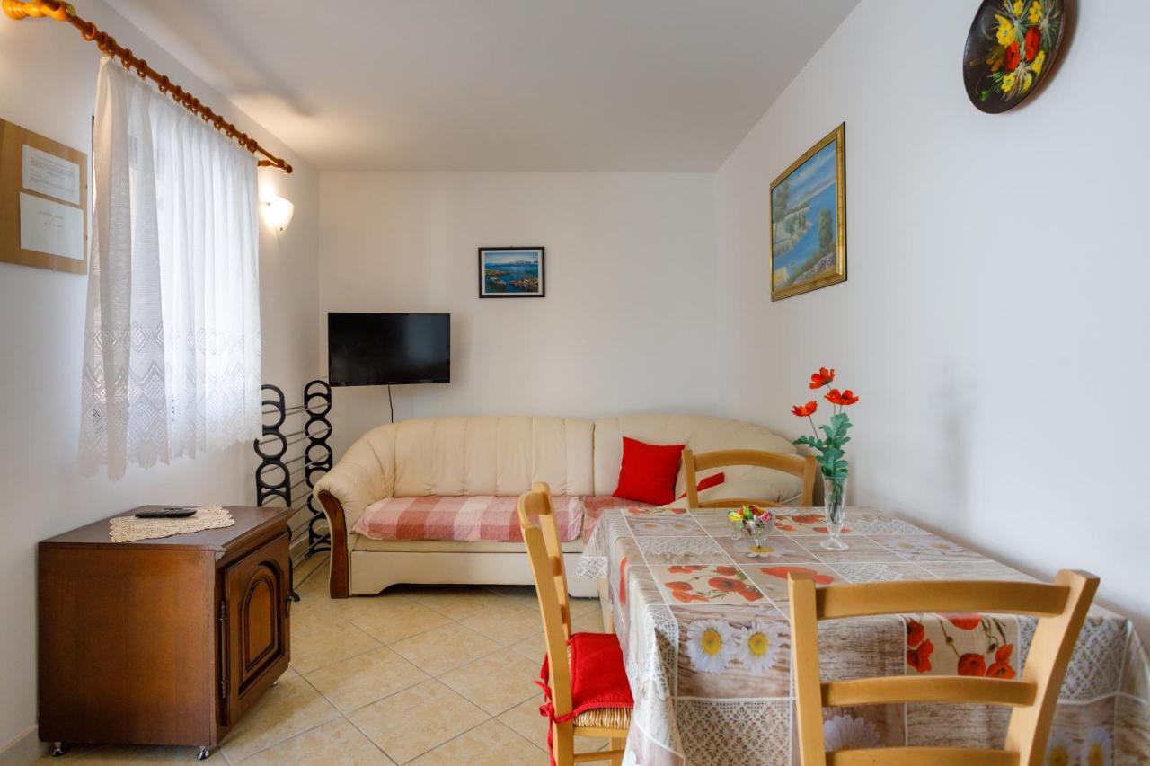 Apartmani Bakran Krk Town Exterior foto